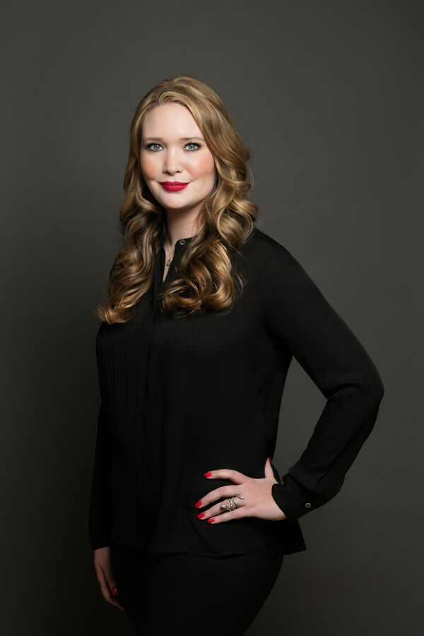 Sarah J. Maas avatar